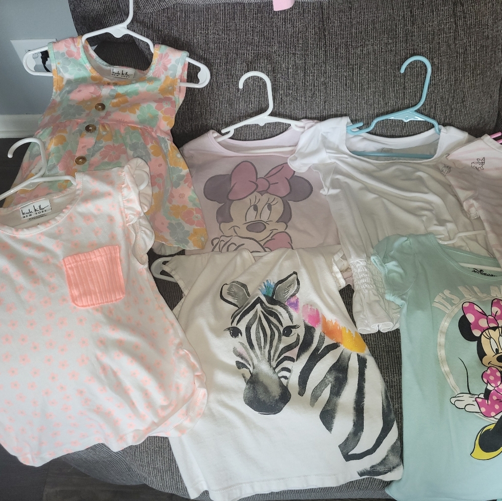 Girls clothing bundle - Picture 3 of 4